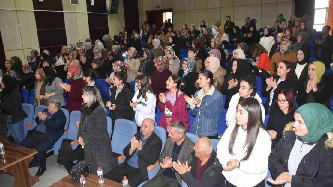 Bitlis'te 'Nemrut'un Eteğinde Bitlisli Kadınlarla Buluşuyoruz' etkinliği düzenlendi