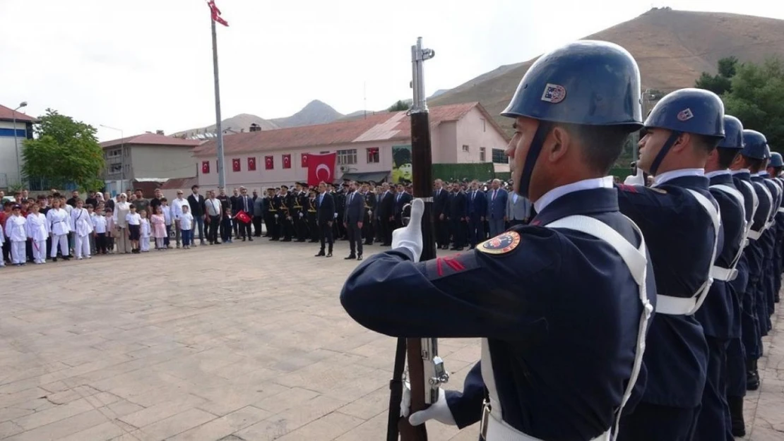 Bitlis'te 30 Ağustos Zafer Bayramı kutlamaları