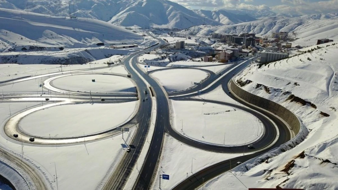 Bitlis'te 49 köy yolu ulaşıma kapandı