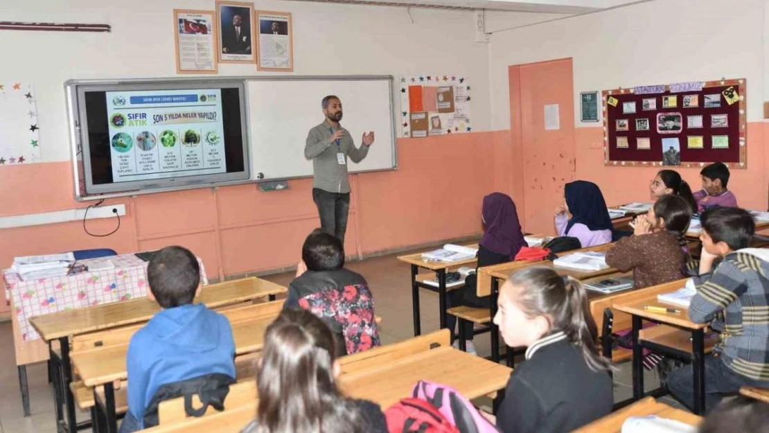 Bitlis'te 8 bin öğrenciye 'Çevre Bilinci ve Sıfır Atık' eğitimi verildi