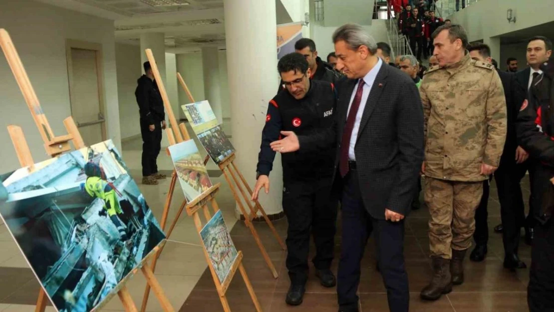 Bitlis'te asrın felaketinde hayatını kaybedenler anıldı