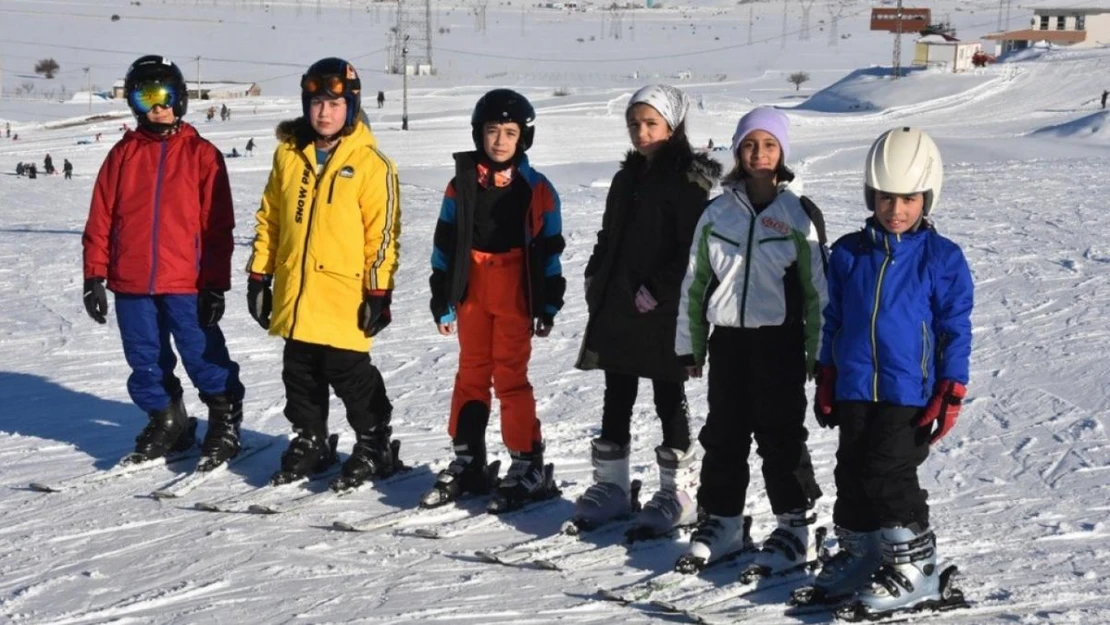 Bitlis'te kayak sezonu açıldı