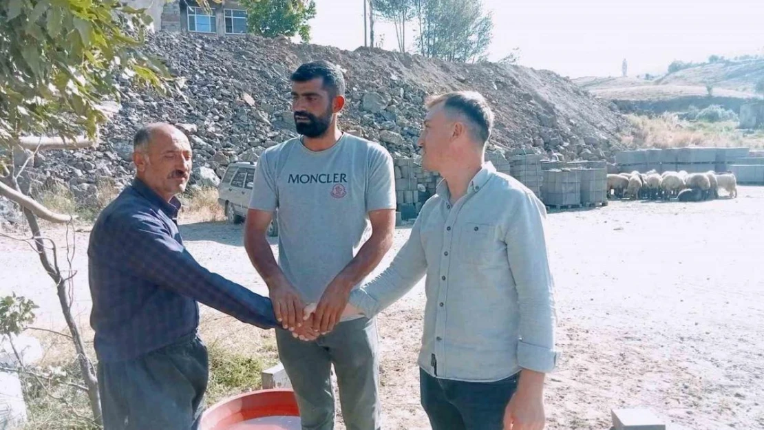 Bitlis'te kurban pazarında fiyatlar yüksek, satışlar düşük