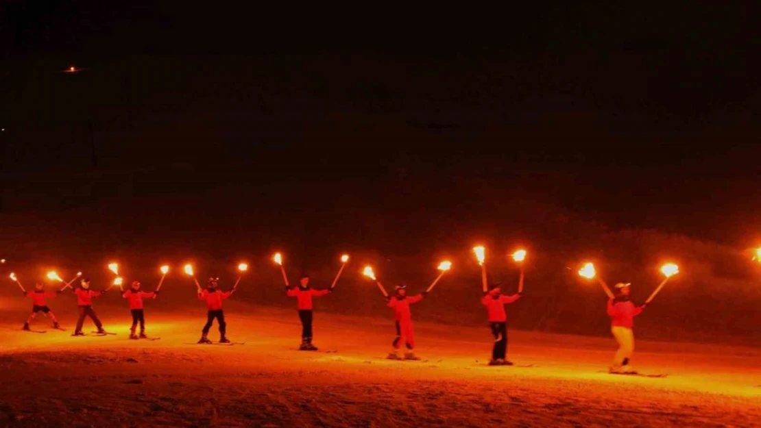 Bitlis'te meşaleli kar festivali