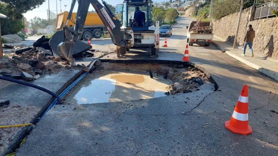 Bodrum'da ana isale hattı patladı, lojmanı bu bastı