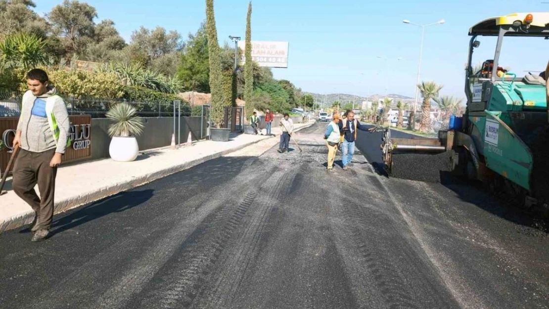 Bodrum'da sıcak asfalt çalışmaları devam ediyor