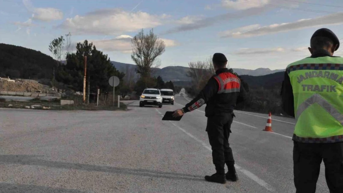 Bolu'da kış lastiği uygulaması yapıldı