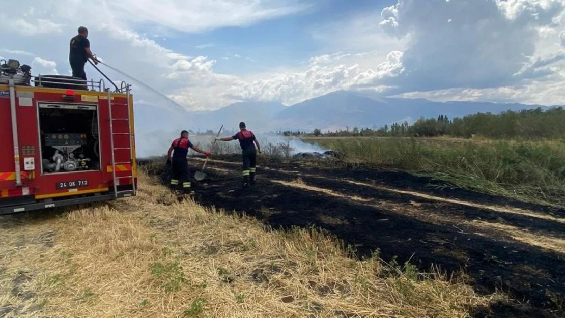 Boş arazide çıkan ot yangını söndürüldü