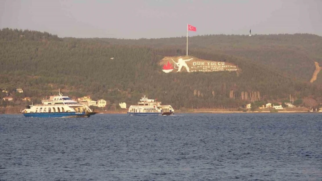 Bozcaada ve Gökçeada'ya bazı feribot seferlerine fırtına engeli