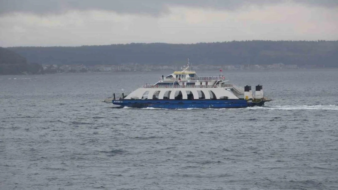 Bozcaada ve Gökçeada'ya tüm feribot seferleri iptal edildi