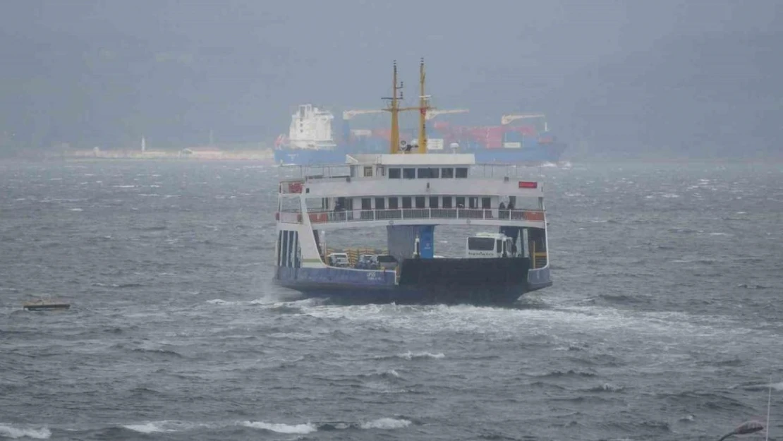 Bozcaada ve Gökçeada'ya yarınki tüm feribot seferleri iptal edildi