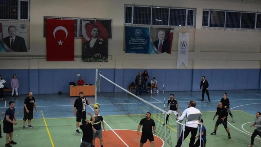 Bozdoğan'daki kurumlar arası voleybol turnuvası sona erdi