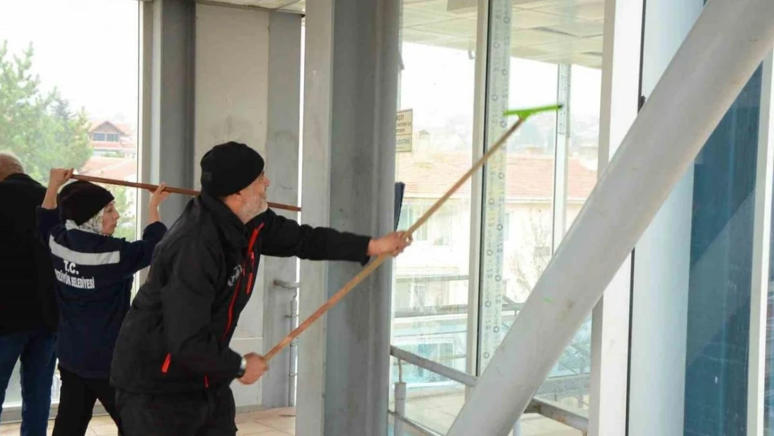 Bozüyük'te yoğun temizlik mesaisi