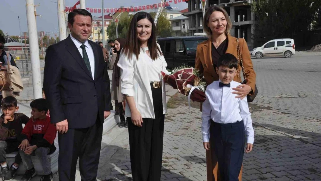 Bulanık'ın ilk 'Hanımeli Kafe'si açıldı