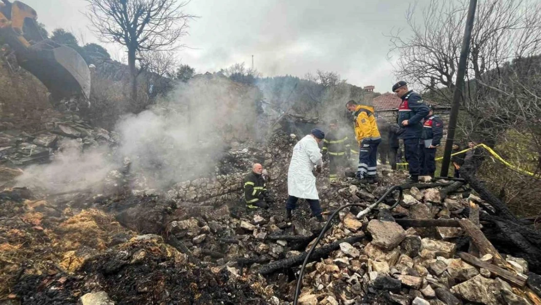 Burdur'da ev yangını: Yaşlı kadın hayatını kaybetti