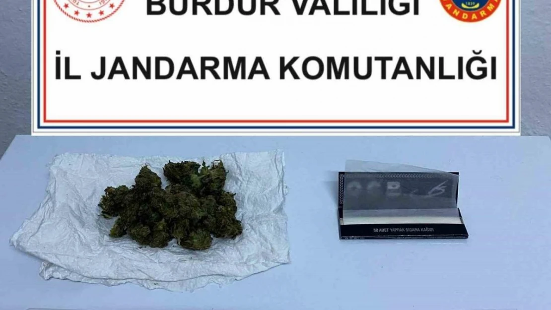 Burdur'da jandarma ekiplerinin kaçakçılık operasyonunda çok sayıda uyuşturucu madde ele geçirildi