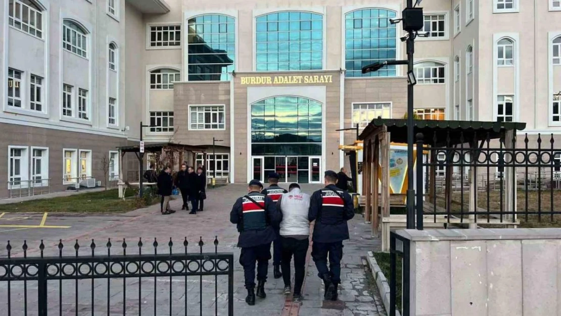 Burdur'da jandarma ekiplerinin genel asayiş çalışmalarında yakalanan 9 şahıs tutuklandı