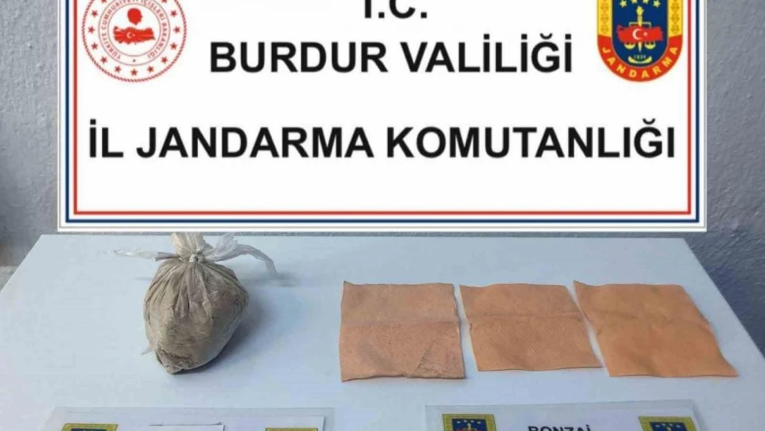 Burdur'da jandarma ekiplerinin kaçakçılık ve uyuşturucu operasyonlarında yakalanan 3 şahıs tutuklandı