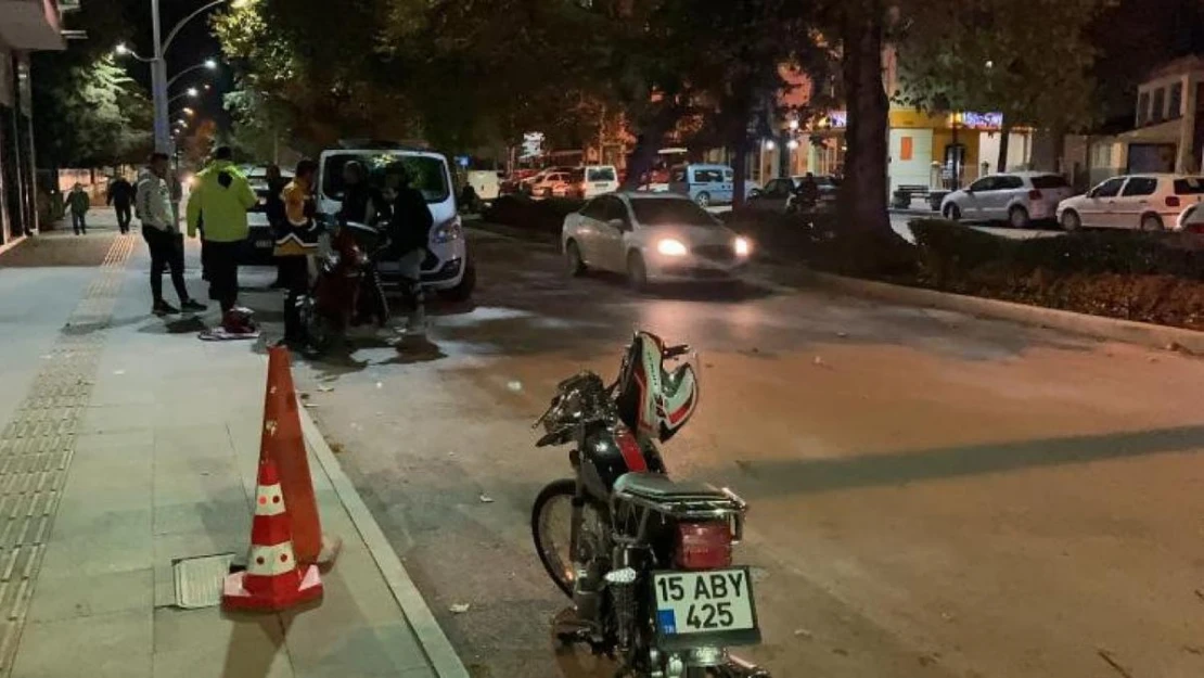 Burdur'da motosikletler çarpıştı: 1 yaralı