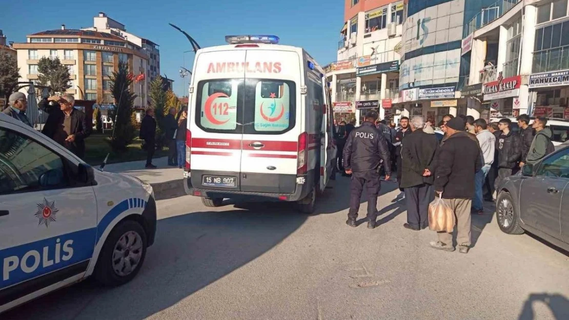 Burdur'da seyir halindeki motosiklet yayaya çarptı: 2 yaralı