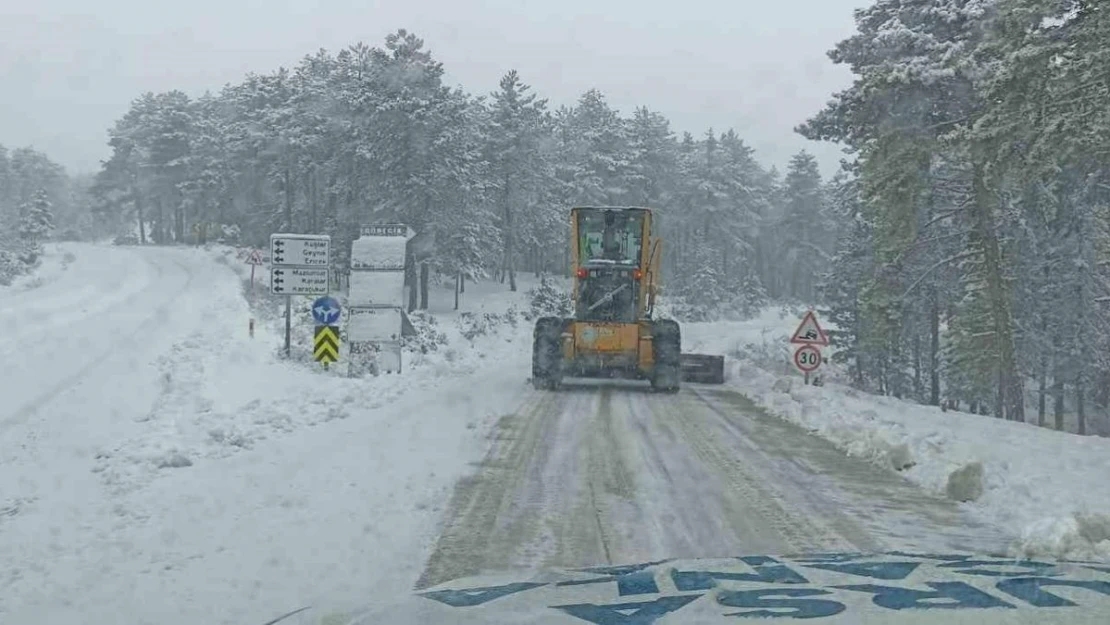 Bursa'da 56 mahallede kar mesaisi