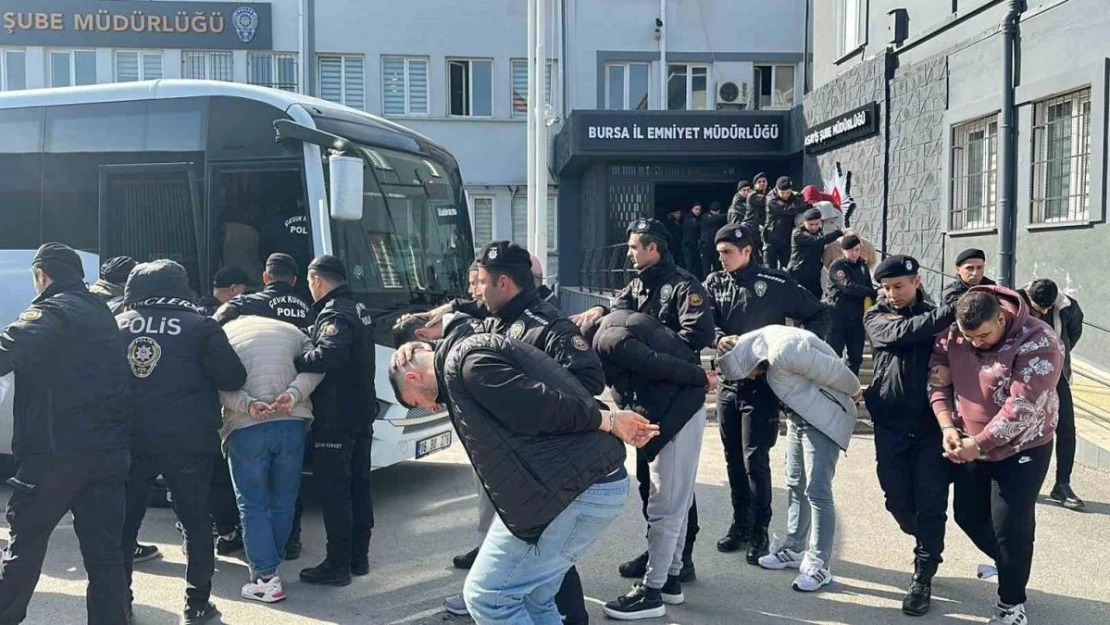 Bursa'da fuhuş çetesine şafak vakti operasyon: 19 tutuklama