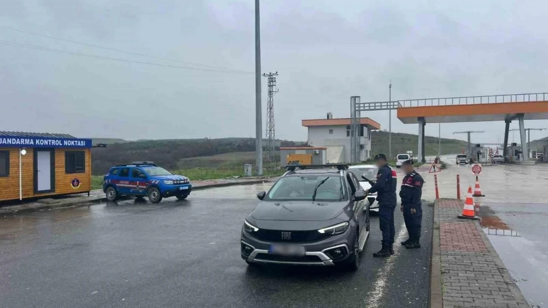 Bursa'da jandarmadan 'Huzur ve Güven' uygulaması: 55 aranan şahıs yakalandı