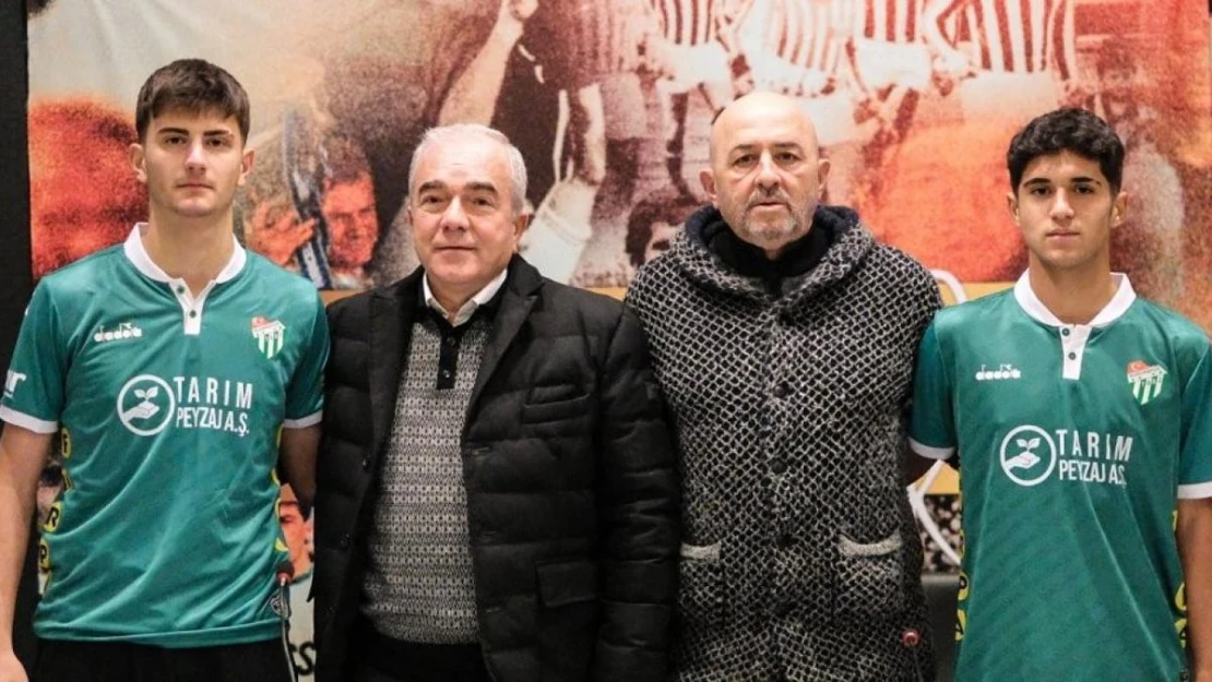 Bursaspor Kulübü, Ahmet Hakan Atış ve Ahmet Berke Ay'la profesyonel sözleşme imzaladı