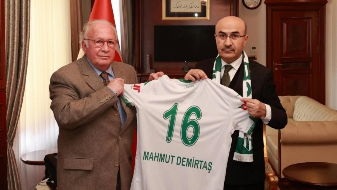 Bursaspor yönetimi, Bursa Valisi Mahmut Demirtaş'ı ziyaret etti