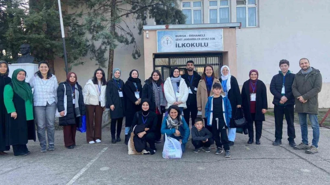 BUÜ'lü öğretmen adaylarına köy okulu deneyimi