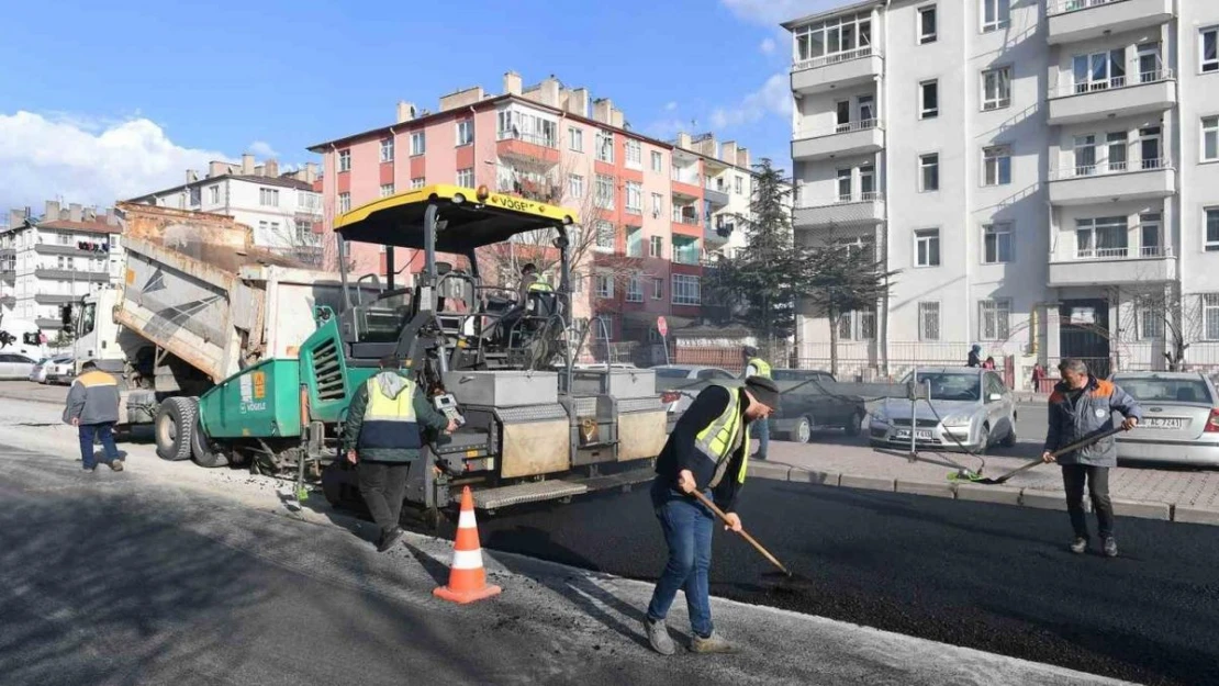 Büyükşehir'den Ziya Gökalp Mahallesi'ne 3.3 milyon TL'lik sıcak asfalt yatırımı