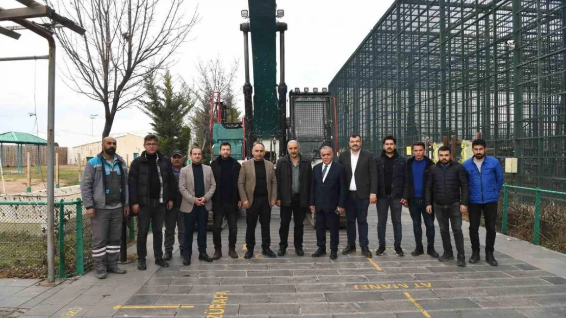 Büyükşehir, hayvanat bahçesinde temizlik ve tadilat çalışmalarına başladı