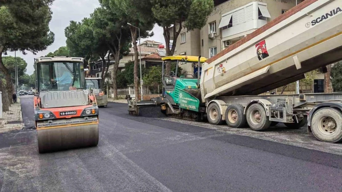 Büyükşehir, Nazilli'de yolları yeniliyor