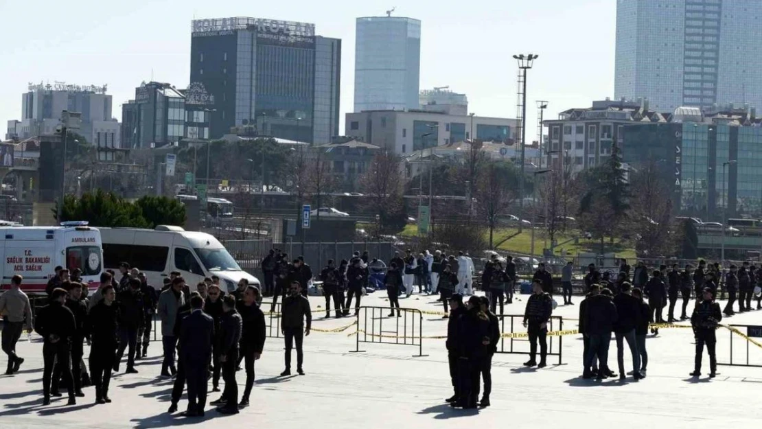 Çağlayan saldırganlarının çantaları bomba imha uzmanları tarafından incelendi