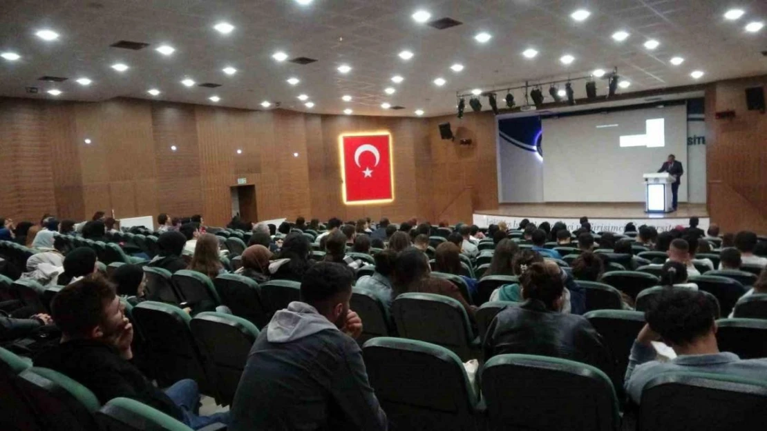 ÇAKÜ'de Cumhuriyetin 100. yılında Atatürk ve hukuk konuşuldu