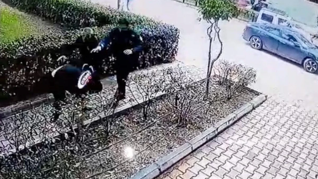 Çaldığı köpeğin sahibine ve polise bıçak çekti, gözaltına alındı