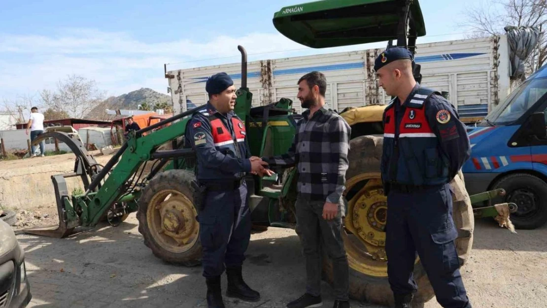 Çalınan traktör jandarmanın 700 kilometre takibi sonucu bulundu