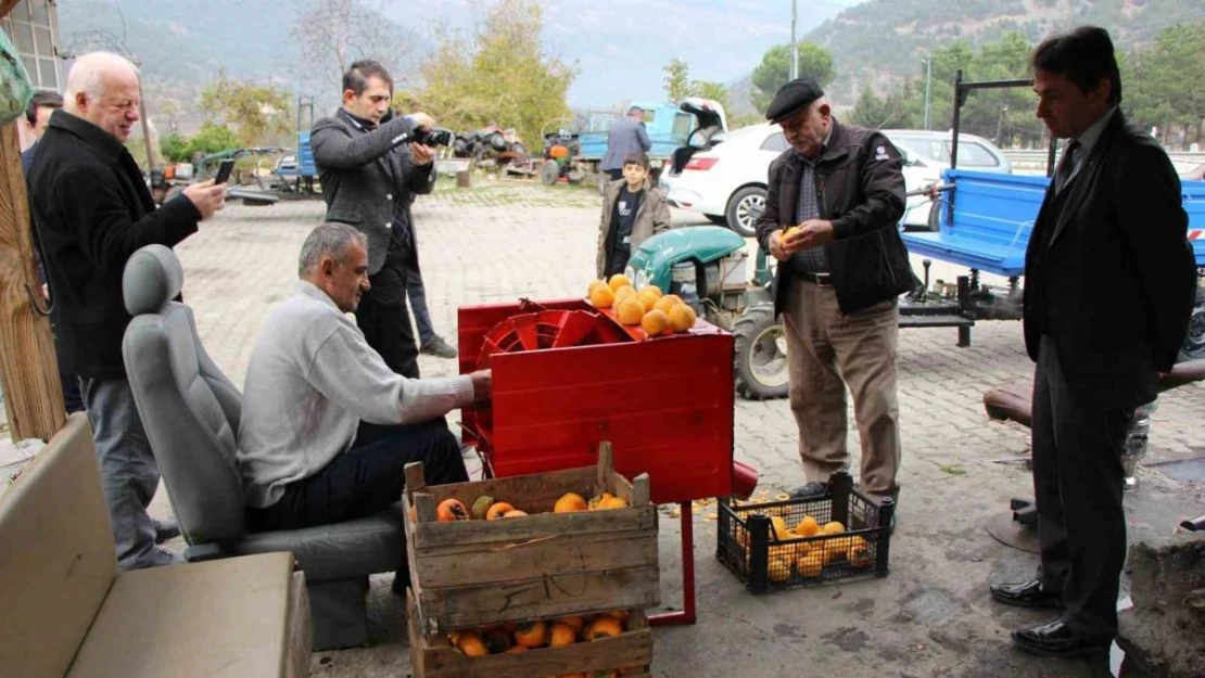 Çamaşır makinesini hurma soyma makinesine dönüştürdü