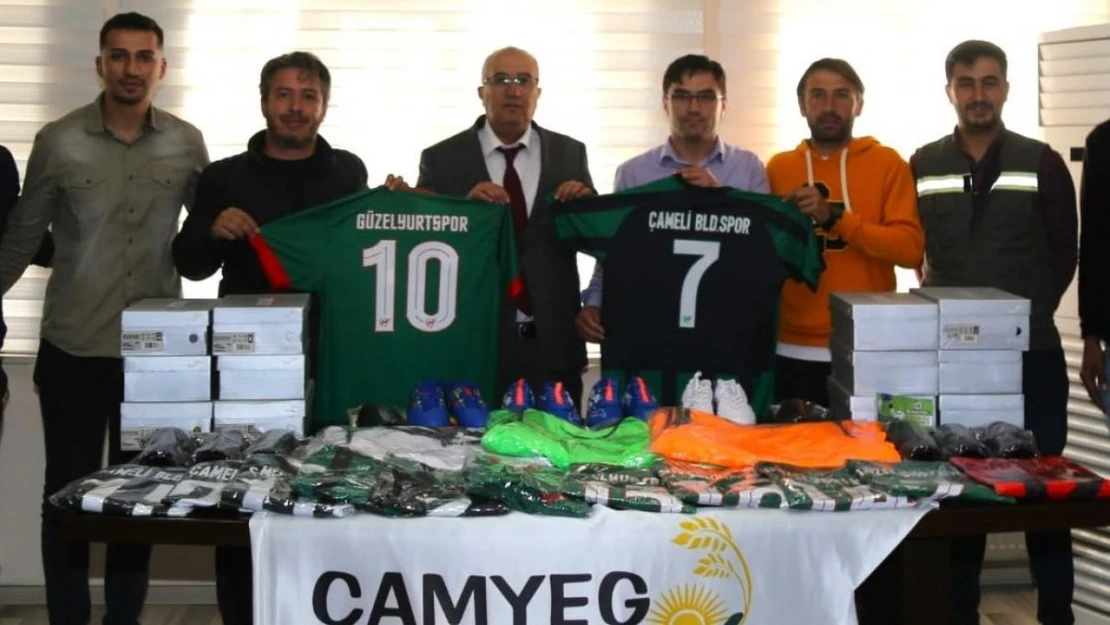 Çameli Belediyesi'nden spor kulüplerine malzeme desteği