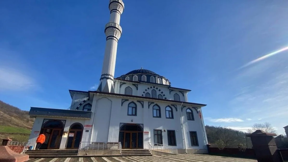 Camide satılan takvim paralarını alıp, 'Yol parası' deyip not bıraktı