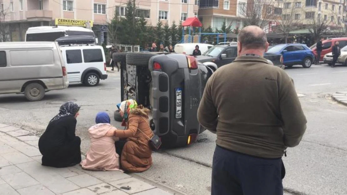 Çerkezköy'de korkutan kaza: Otomobil yan yattı, sürücü şoka girdi