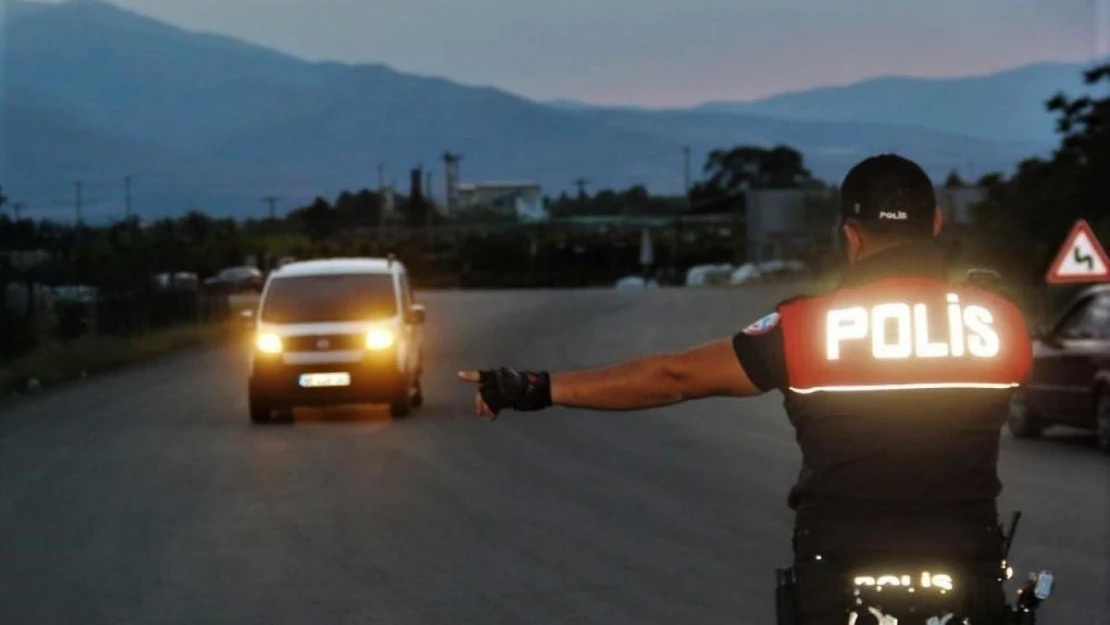 Çeşitli suçlardan aranan 31 kişi Erzincan polisinden kaçamadı