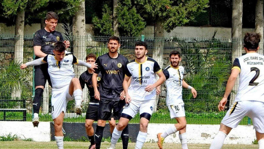 Çeşme Belediyespor farklı kazandı, liderliğini sürdürdü