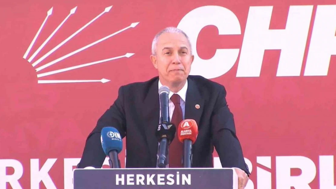 CHP Alanya Belediye Başkan Adayı seçim ofisini besmele ile açıp, davetilerin kandilini kutladı