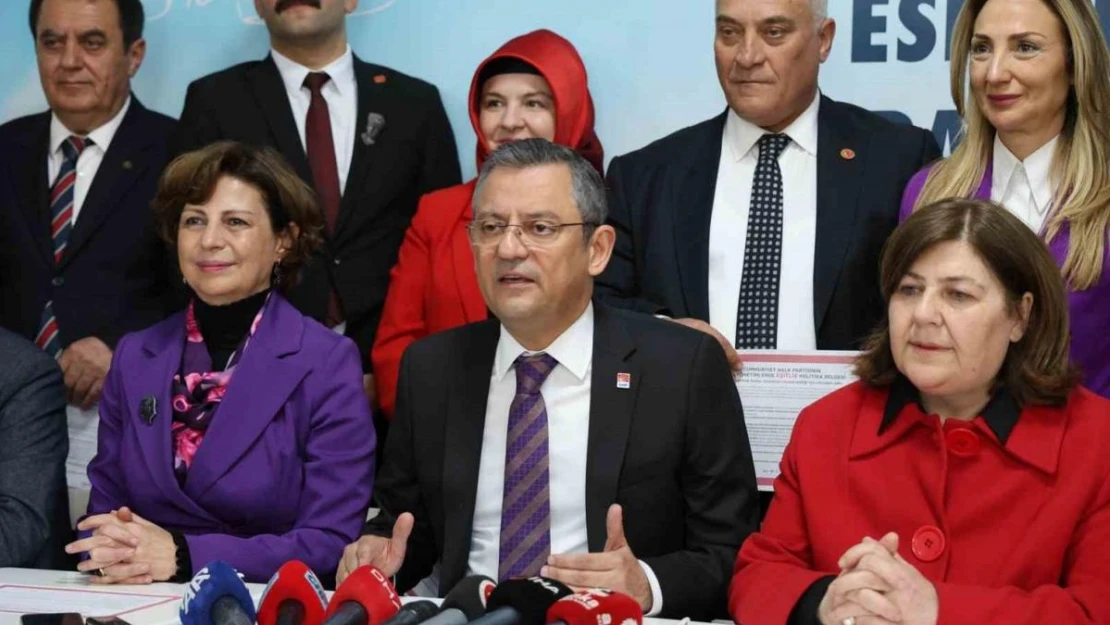 CHP Genel Başkanı Özel, kadınlar gününde kadın adayı Köksal'ı eleştirdi