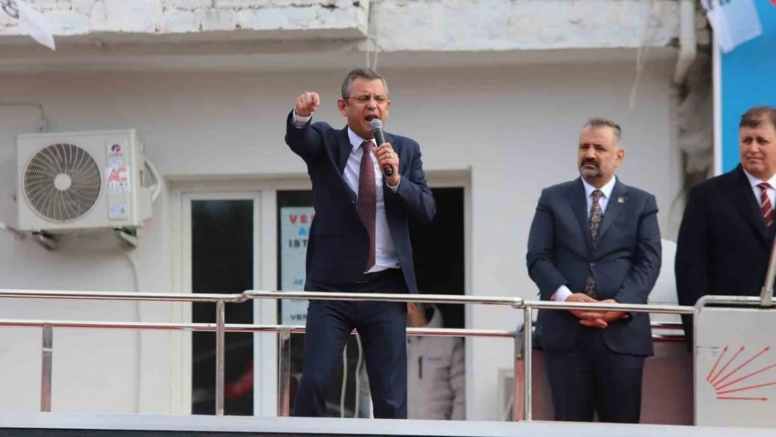 CHP Genel Başkanı Özgür Özel, Bergama ve Kınık'ta vatandaşlara seslendi