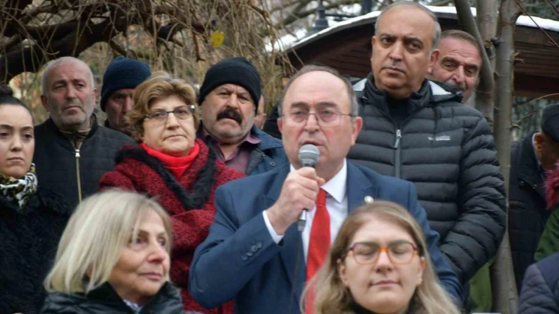 CHP'li Artvin Belediye Başkanı Elçin aday adaylığı sürecini durdurduğunu açıkladı