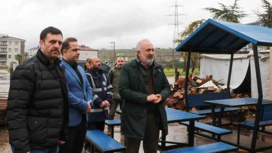 Çiftlikköy Belediyesi kent mobilyalarını üretiyor