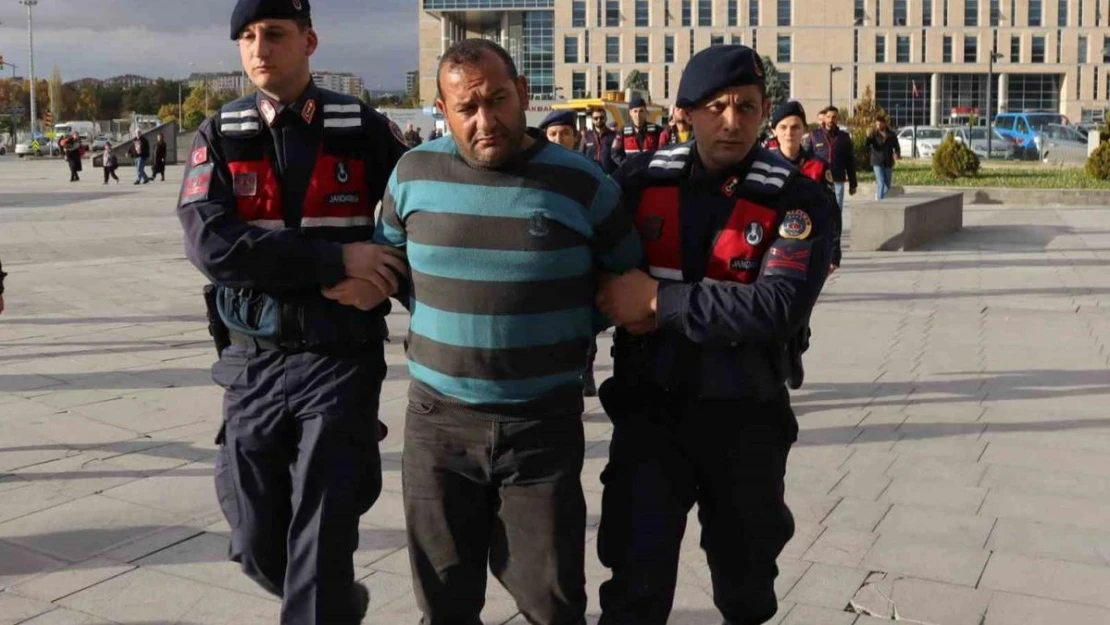 Cinayet zanlısını evinin yönüne giden kan lekeleri ele verdi