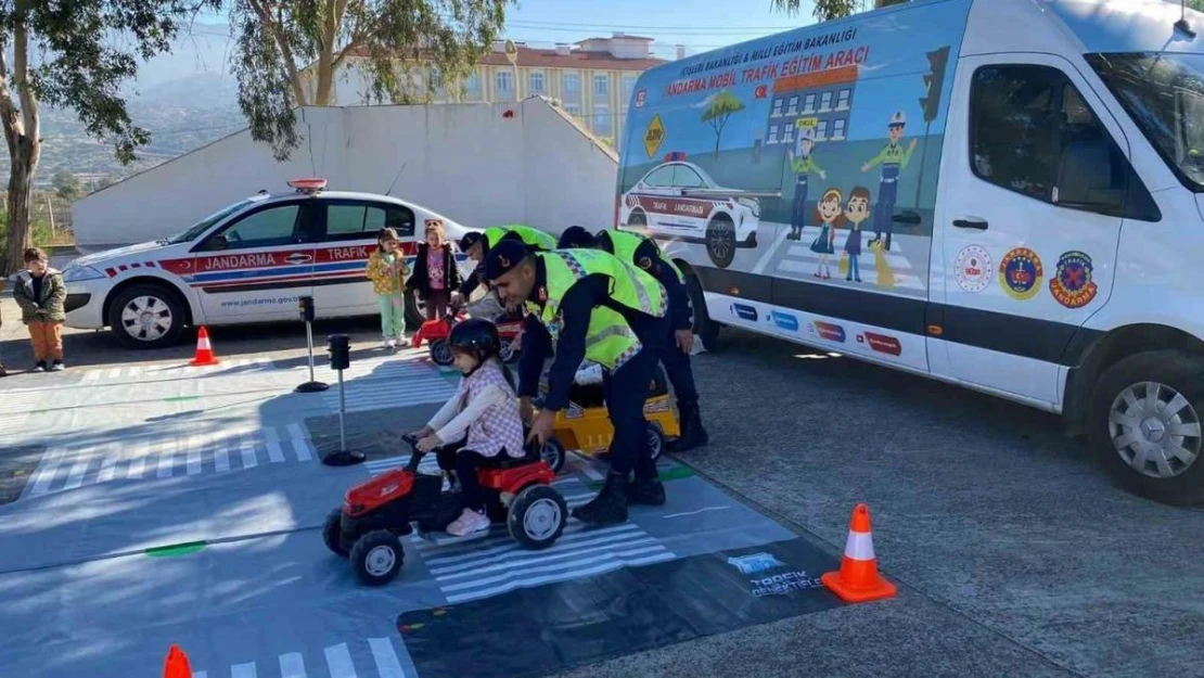 Çineli minikler trafik kurallarını uygulamalı öğrendi